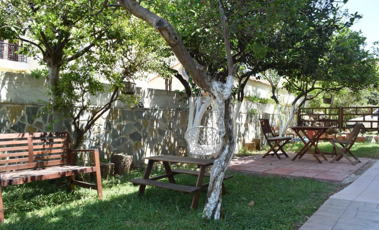 Modern Apartment With Garden Kíssamos Exterior foto